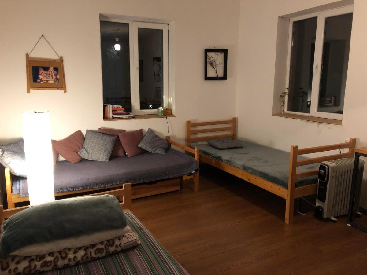 Udabno Hostel מראה חיצוני תמונה